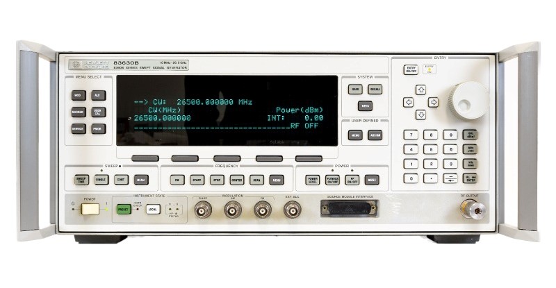 Keysight / Agilent 83630B Synthesized Sweep Generator, 10 MHz -26.5 GHz